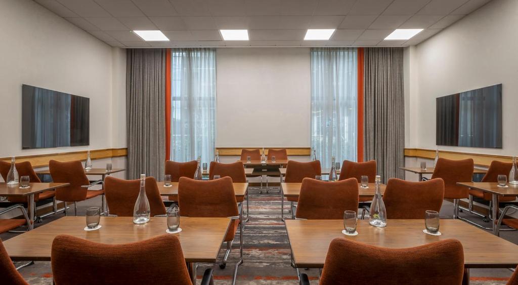 Clayton Hotel, Leeds Лийдс Екстериор снимка
